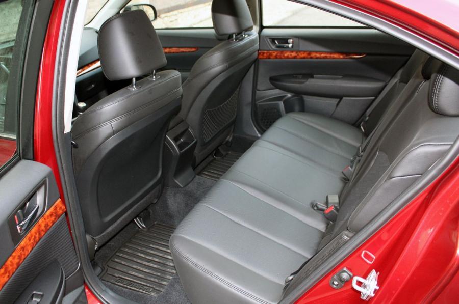  Subaru Legacy 2.5GT 2010 года  (фото 11 из 82)